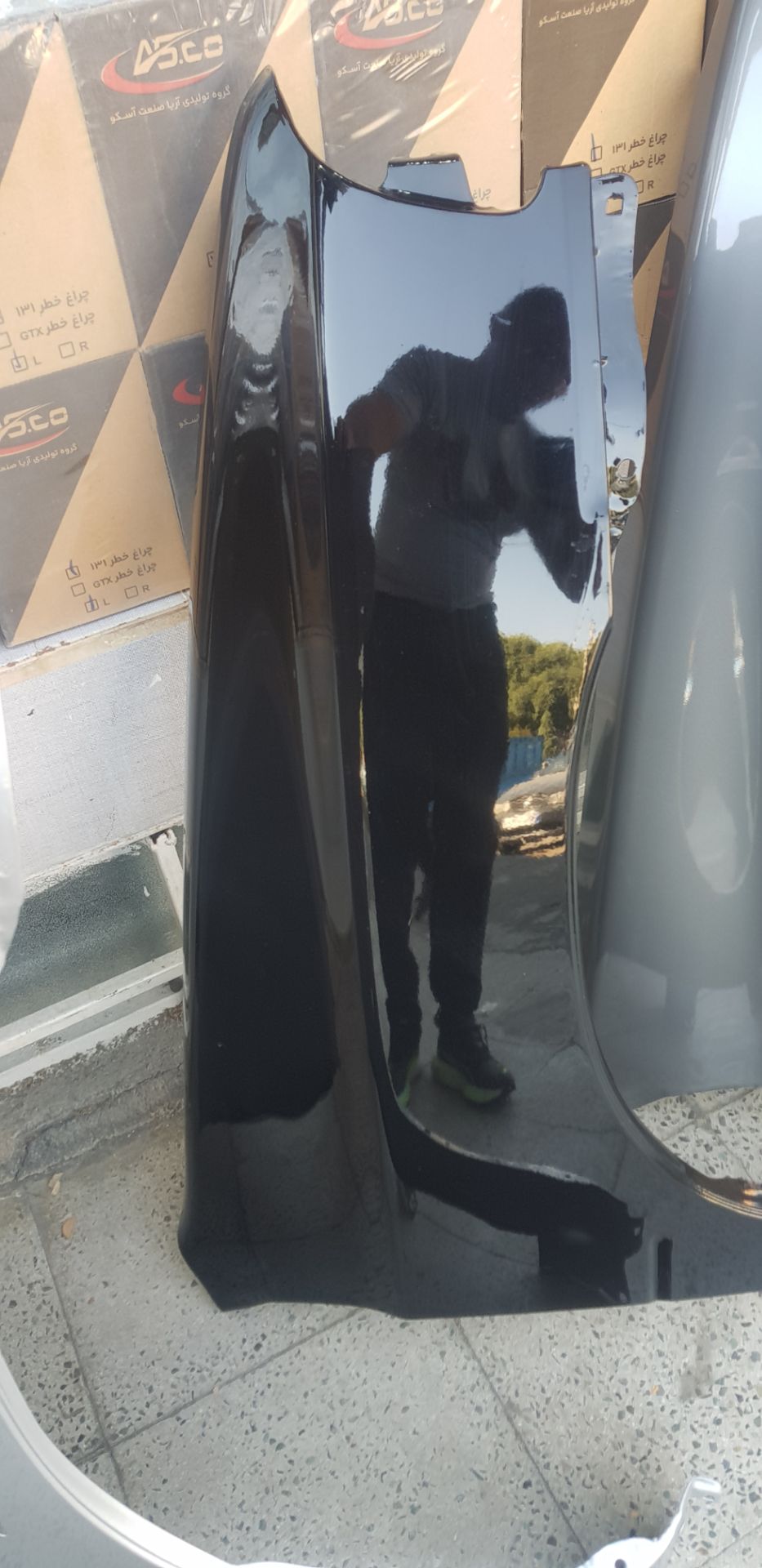 گلگیر پراید مشکی جلو راست رنگ شده